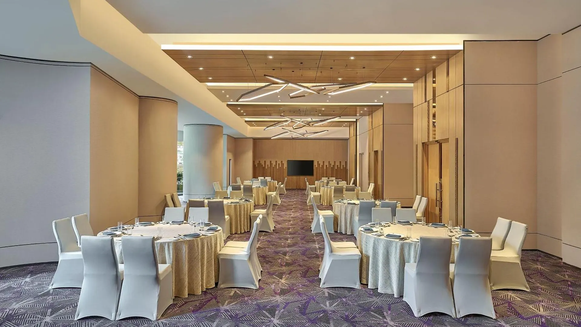 Renaissance Kuala Lumpur Hotel & Convention Centre