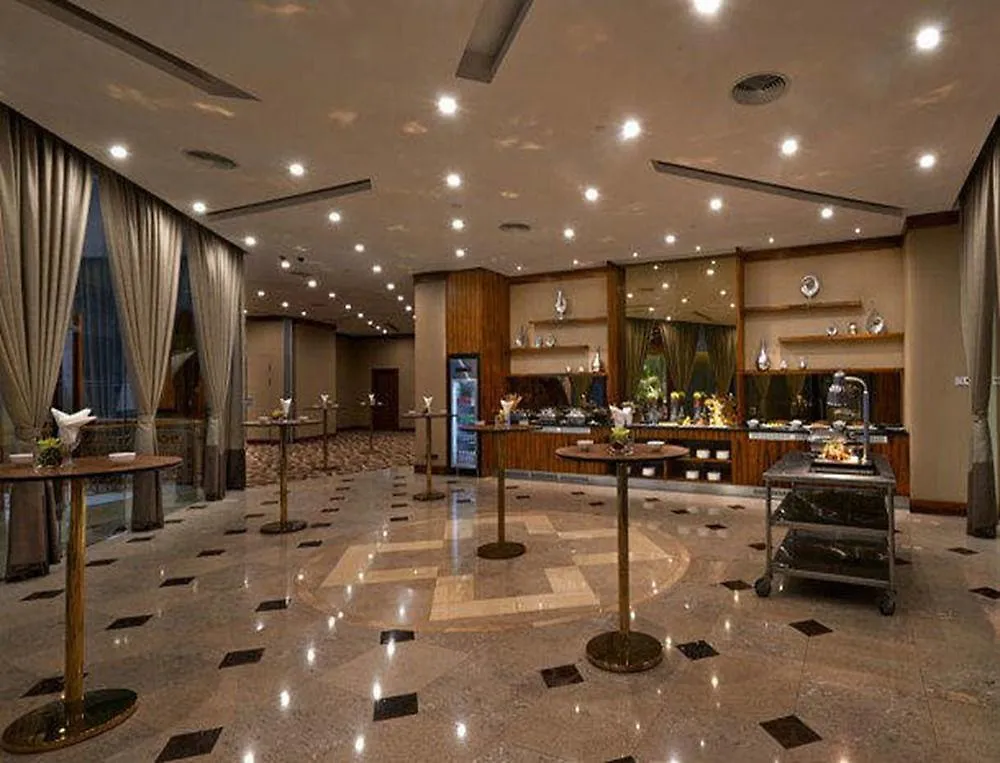 Renaissance Kuala Lumpur Hotel & Convention Centre 5*,  Malesia