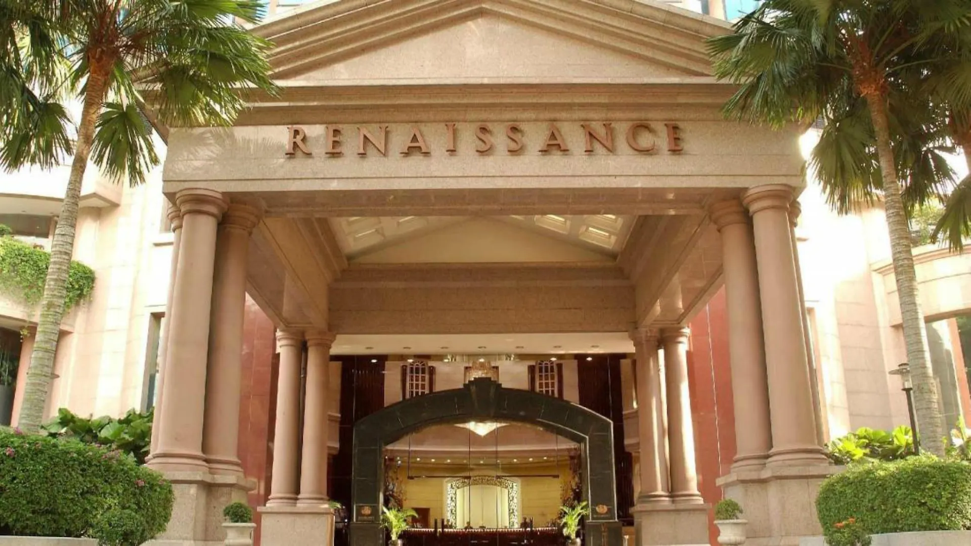 Renaissance Kuala Lumpur Hotel & Convention Centre