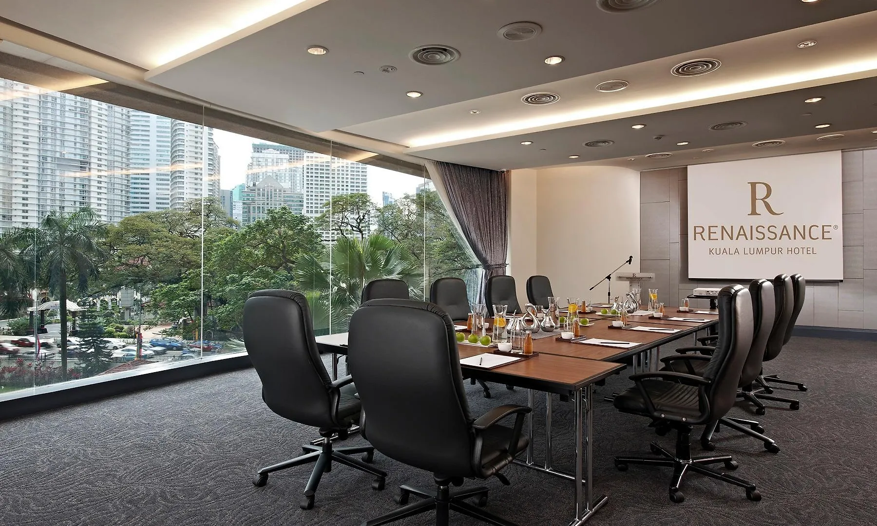 Renaissance Kuala Lumpur Hotel & Convention Centre 5*,  Malasia