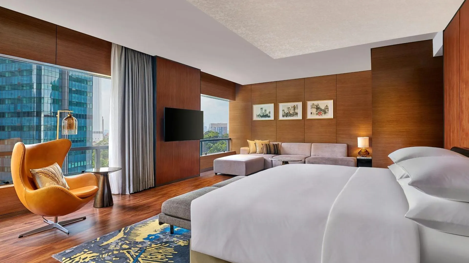 Renaissance Kuala Lumpur Hotel & Convention Centre 5*,  Malaysia