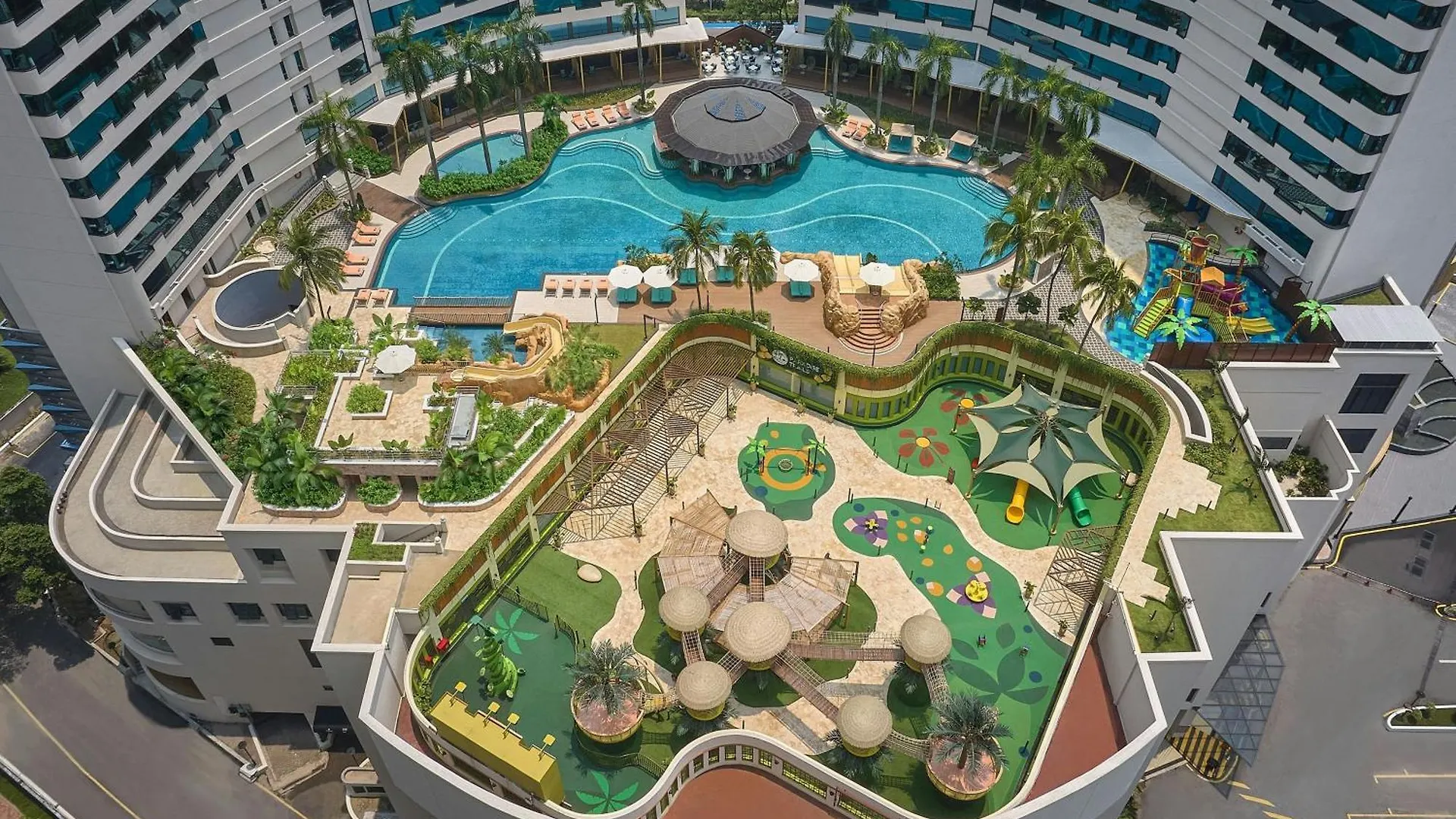 Renaissance Kuala Lumpur Hotel & Convention Centre 5*,  Malaysia