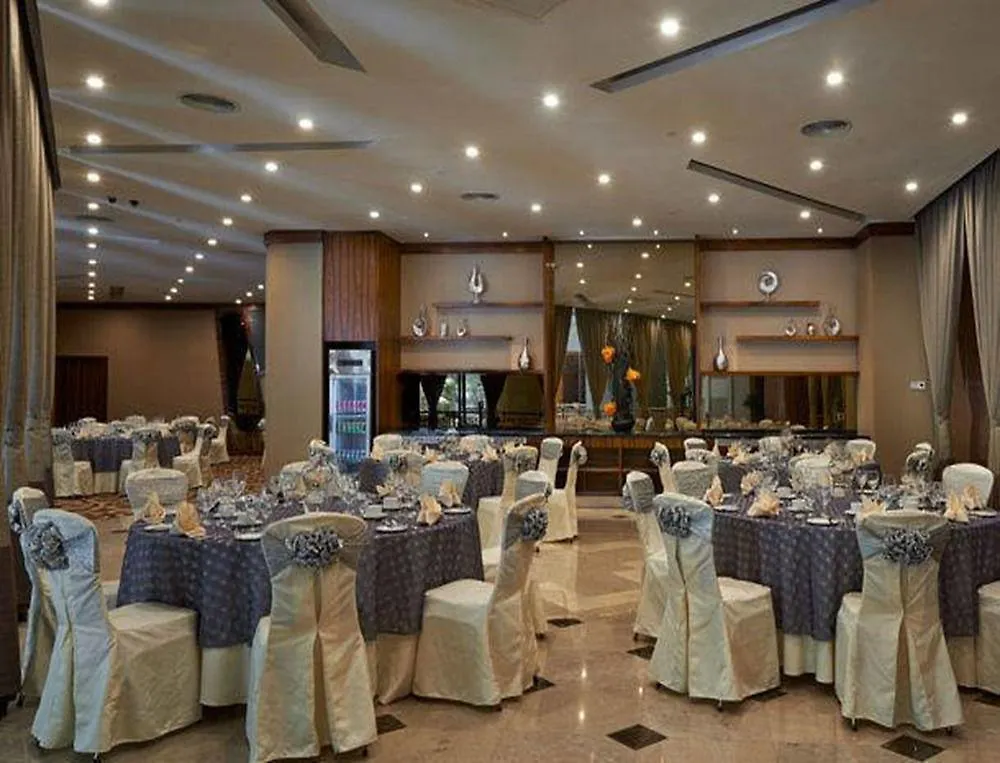 Renaissance Kuala Lumpur Hotel & Convention Centre