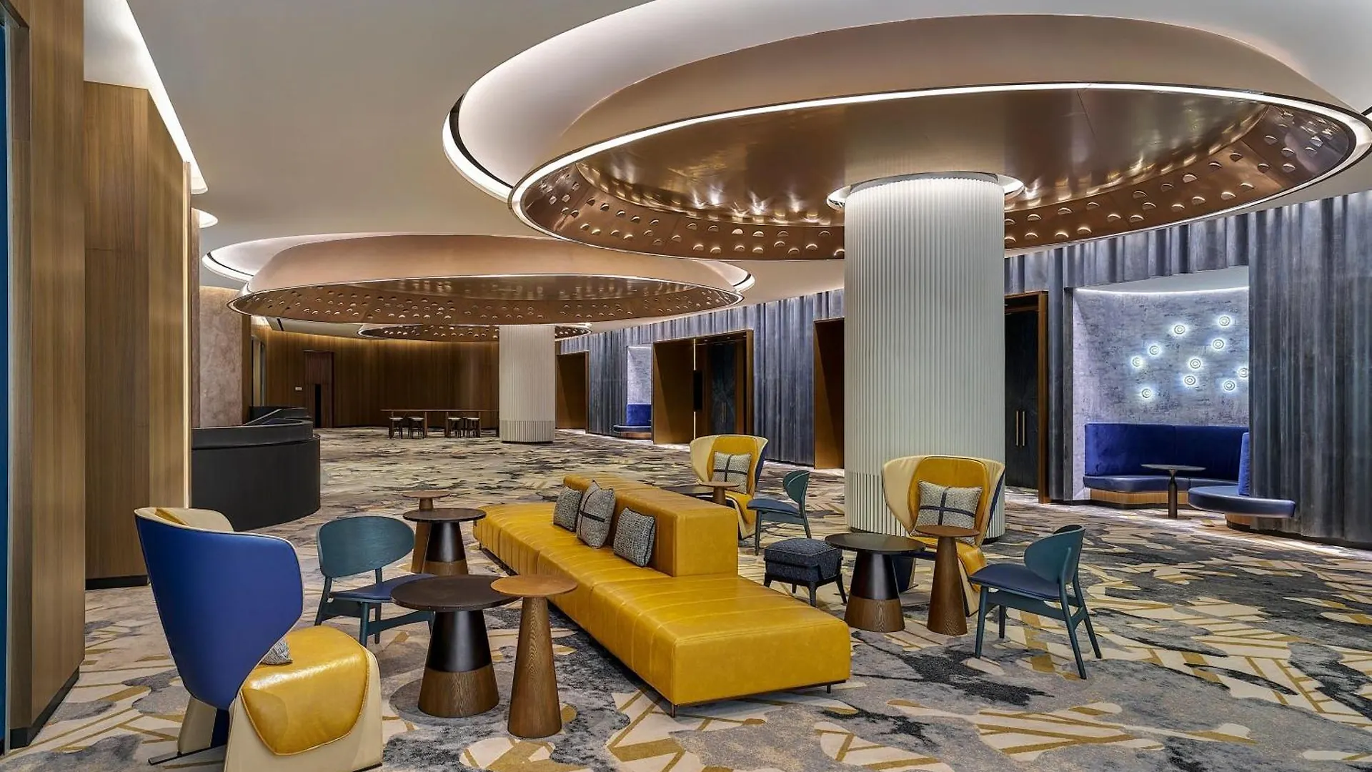 Renaissance Kuala Lumpur Hotel & Convention Centre 5*,  Malaysia